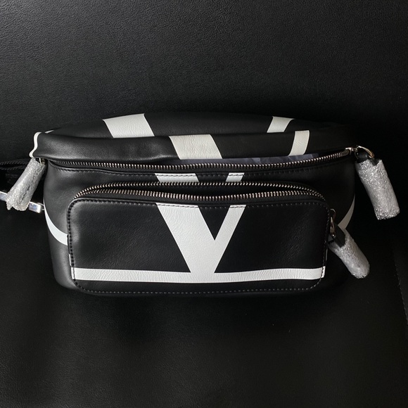 Valentino Garavani VLOGO belt bag - Picture 3 of 8
